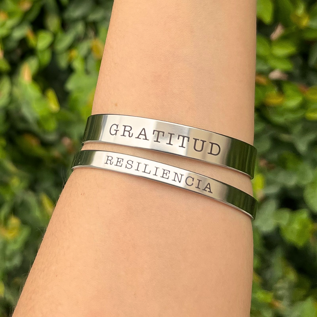 Par de Brazaletes Rigidos Ajustables