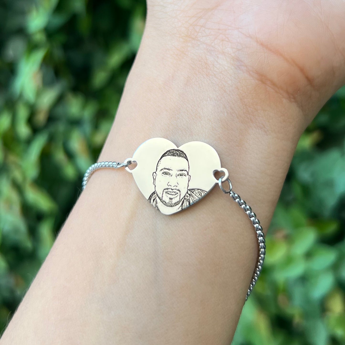 Brazalete Corazón Plateado Ajustable